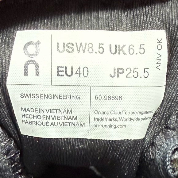 On Running Women’s Black Athletic Shoes. On Cloud X Running Sneakers - Picture 10 of 10